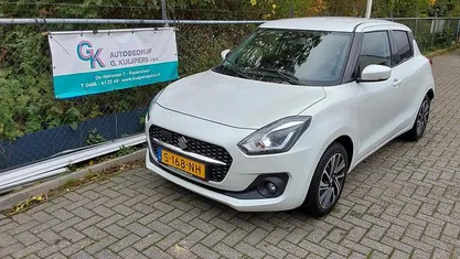 Gebruikt 2023 Suzuki Swift Style Hatchback | € 17.950 (Eerlijke prijs)