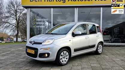 Grijs (metallic) Gebruikt 2017 Fiat Panda Lounge Hatchback | € 7.650 (Eerlijke prijs)