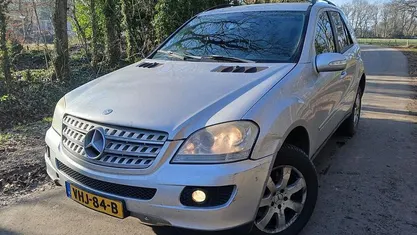 Grijs Occasion 2005 Mercedes ML320 SUV | € 3.499 (Super prijs)
