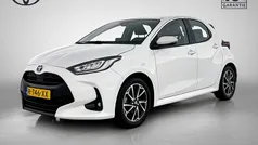 Gebruikt 2022 Toyota Yaris Hybrid Hatchback | € 20.945 (Eerlijke prijs)
