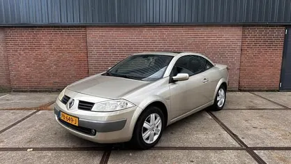 Occasion Renault Mégane Cabriolet Authentique 113 PK (83 kW) 2005 Goud Cabriolet