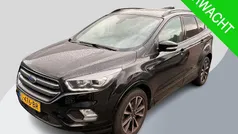 Zwart Gebruikt 2018 Ford Kuga ST-Line SUV | € 19.795 (Eerlijke prijs)