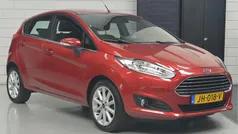 Rood Gebruikt 2016 Ford Fiesta Titanium Hatchback | € 7.950 (Eerlijke prijs)