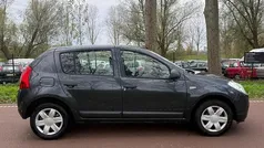 Grijs Gebruikt 2008 Dacia Sandero Ambiance Hatchback | € 1.199 (Eerlijke prijs)