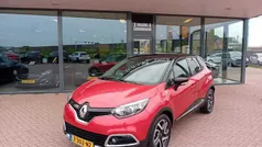 Rood, metallic lak Gebruikt 2015 Renault Captur SUV | € 12.950 (Eerlijke prijs)