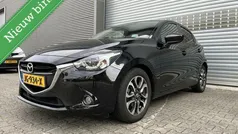 Zwart, metallic lak Gebruikt 2016 Mazda 2 Hatchback | € 12.995 (Eerlijke prijs)