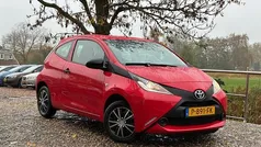 Rood Gebruikt 2017 Toyota Aygo Hatchback | € 5.975 (Goede deal)