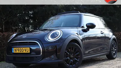 Blauw Occasion 2022 Mini Cooper Business Hatchback | € 18.900 (Eerlijke prijs)