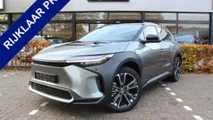 Grijs Gebruikt 2024 Toyota bZ4X Premium SUV | € 39.950 (Goede deal)