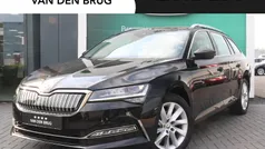 Zwart Gebruikt 2022 Skoda Superb Business Line Stationwagen | € 29.745 (Eerlijke prijs)