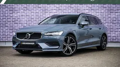 Grijs Gebruikt 2022 Volvo V60 Business Edition Stationwagen | € 30.899 (Goede deal)