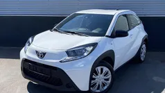 Wit Gebruikt 2024 Toyota Aygo Play Hatchback | € 19.900 (Goede deal)