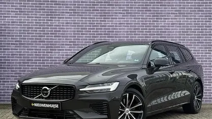 Gebruikt 2025 Volvo V60 Plus Stationwagen | € 44.899 (Eerlijke prijs)