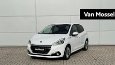 Gebruikt 2019 Peugeot 208 Signature Sky Hatchback | € 12.340 (Eerlijke prijs)