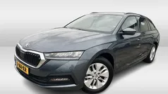 Grijs Gebruikt 2021 Skoda Octavia Business Line Stationwagen | € 21.950 (Eerlijke prijs)