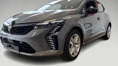 Gebruikt 2025 Renault Clio V Evolution Hatchback | € 21.795 (Eerlijke prijs)