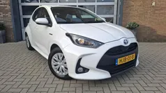 Wit Gebruikt 2020 Toyota Yaris Hybrid Active Hatchback | € 17.250 (Eerlijke prijs)