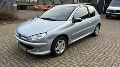 Grijs Gebruikt 2006 Peugeot 206 Hatchback | € 750 (Eerlijke prijs)