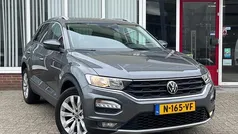 Gebruikt 2022 VW T-Roc Business SUV | € 23.950 (Eerlijke prijs)