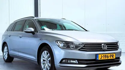 Grijs Occasion 2017 VW Passat Highline Stationwagen | € 8.750 (Eerlijke prijs)