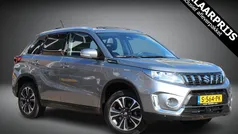 Grijs Gebruikt 2022 Suzuki Vitara Style SUV | € 23.950 (Eerlijke prijs)