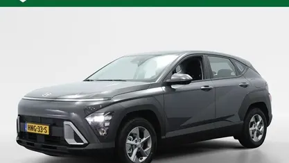 Ecotronic gray (grijs metallic) Gebruikt 2025 Hyundai Kona Comfort SUV | € 30.750 (Eerlijke prijs)