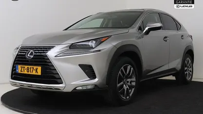 Grijs Occasion 2019 Lexus NX300h Luxury Line SUV | € 32.900 (Eerlijke prijs)