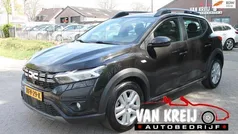 Zwart Gebruikt 2024 Dacia Sandero Extreme Hatchback | € 21.950 (Eerlijke prijs)