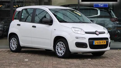 Wit Occasion 2018 Fiat Panda Pop Star Hatchback | € 9.935 (Eerlijke prijs)