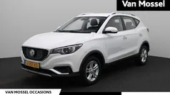 Wit Gebruikt 2020 MG ZS Comfort Sedan | € 12.995 (Eerlijke prijs)