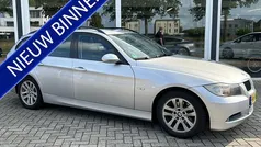 Grijs, metallic lak Gebruikt 2006 BMW 318 Executive Stationwagen | € 2.950 (Goede deal)