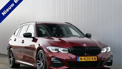 Rood Gebruikt 2021 BMW 330 M Sport Stationwagen | € 38.450 (Goede deal)