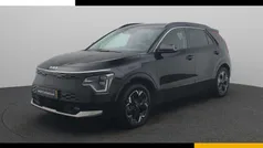 Zwart, metallic lak Gebruikt 2023 Kia e-Niro SUV | € 35.940 (Eerlijke prijs)