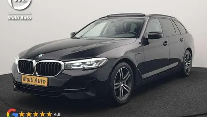 Zwart Gebruikt 2021 BMW 530e Executive Stationwagen | € 34.440 (Eerlijke prijs)