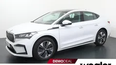 Wit, metallic lak Gebruikt 2023 Skoda Enyaq iV SUV | € 39.840 (Eerlijke prijs)