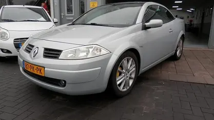 Occasion Renault Mégane Cabriolet 113 PK (83 kW) 2004 Grijs Cabriolet