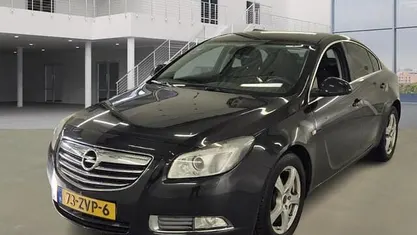 Zwart Occasion 2013 Opel Insignia Edition Sedan | € 4.650 (Eerlijke prijs)