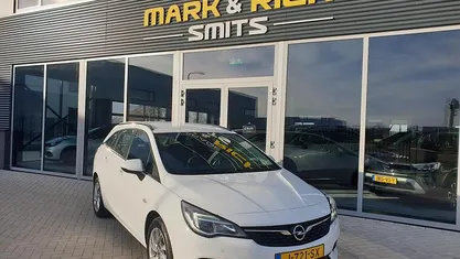 Wit Gebruikt 2020 Opel Astra Edition Stationwagen | € 10.000 (Goede deal)