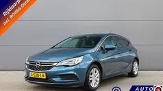 Blauw Gebruikt 2016 Opel Astra Edition Hatchback | € 10.900 (Eerlijke prijs)
