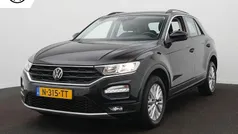 Zwart Gebruikt 2021 VW T-Roc Style SUV | € 21.450 (Goede deal)