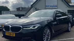 Zwart Gebruikt 2023 BMW 545e Luxury Line Sedan | € 53.899 (Goede deal)