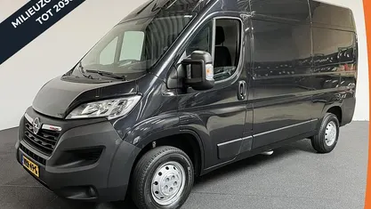 Zwart Gebruikt 2022 Opel Movano Edition Van | € 20.490 (Eerlijke prijs)