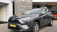 Grijs Gebruikt 2023 Toyota RAV4 Hybrid Active SUV | € 38.900 (Goede deal)