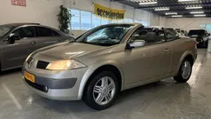Beige Gebruikt 2005 Renault Mégane Cabriolet Luxe Cabriolet | € 2.749 (Eerlijke prijs)