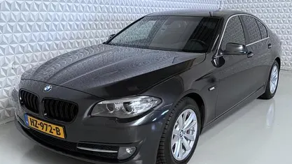 Grijs (metallic) Gebruikt 2010 BMW 523 Executive Sedan | € 5.999 (Super prijs)
