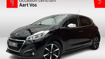 Zwart Gebruikt 2018 Peugeot 208 Allure Hatchback | € 12.495 (Eerlijke prijs)