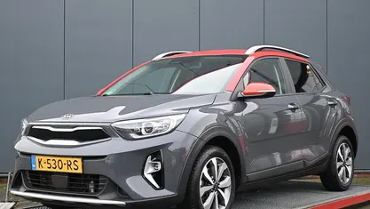 Grijs Occasion 2021 Kia Stonic SUV | € 14.750 (Goede deal)