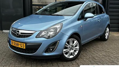 Blauw Occasion 2014 Opel Corsa Hatchback | € 7.395 (Eerlijke prijs)