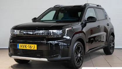 Zwart Nieuw 2025 Fiat Grande Panda Icon Hatchback | € 23.445 (Super prijs)