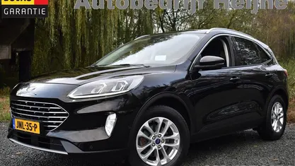 Zwart Occasion 2021 Ford Kuga Titanium SUV | € 23.745 (Eerlijke prijs)